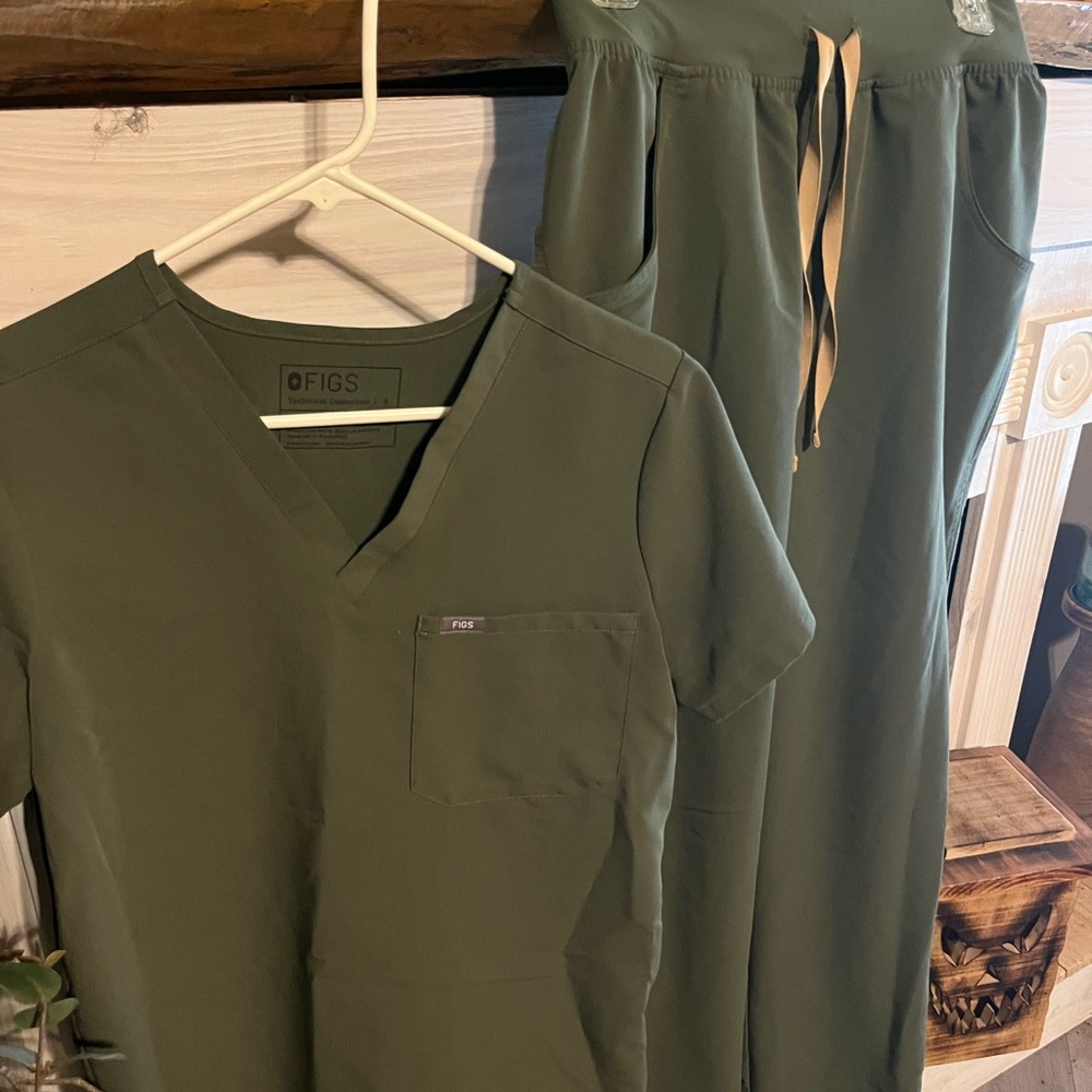 Figs Olive Green Scubs